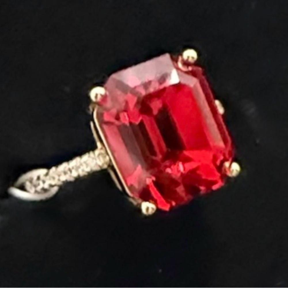 Blue Sage (Mfr) Red Stone in 14 Kt Gold Plated Sterling Silver Ring Size 7
